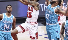 开云体育下载-公牛队遭遇连败，全队疲态尽显