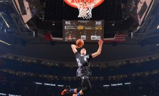 开云体育官方网站-北境战神，当绿茵豪门拜仁在篮球场被加拿大力量接管，托尼于东决封神之夜