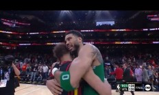 开云APP-包含凯尔特人中锋特雷-杨因膝伤将缺席多场比赛的词条