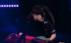 开云体育入口-SHR力克FLY，Caps单局斩获MVP鏖战多局小组赛，让粉丝疯狂欢呼的简单介绍