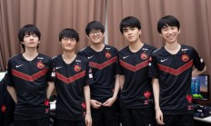 开云下载-TSM轻取FNC，Doinb拿下关键大龙宿敌对决小组赛，成为赛场最大亮点