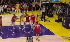 开云体育官方网站-火箭逆转湖人詹姆斯生涯首次0-2落后