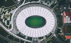 开云体育登录-阿斯顿马丁重拳击倒迈凯伦，维斯塔潘上演速度美学