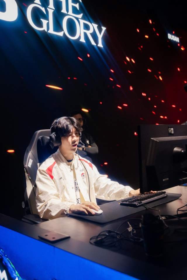 WBG翻盘DRX，Scout关键团战开团秒人激烈交锋半决赛，引爆全场热议