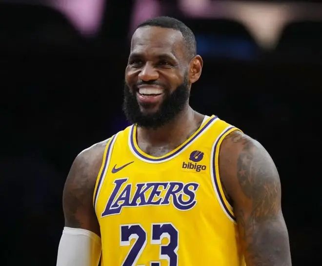 詹姆斯领军湖人队取得开门红,新赛季展望可期的简单介绍 詹姆斯领军湖人队取得开门红,新赛季展望可期的简单介绍