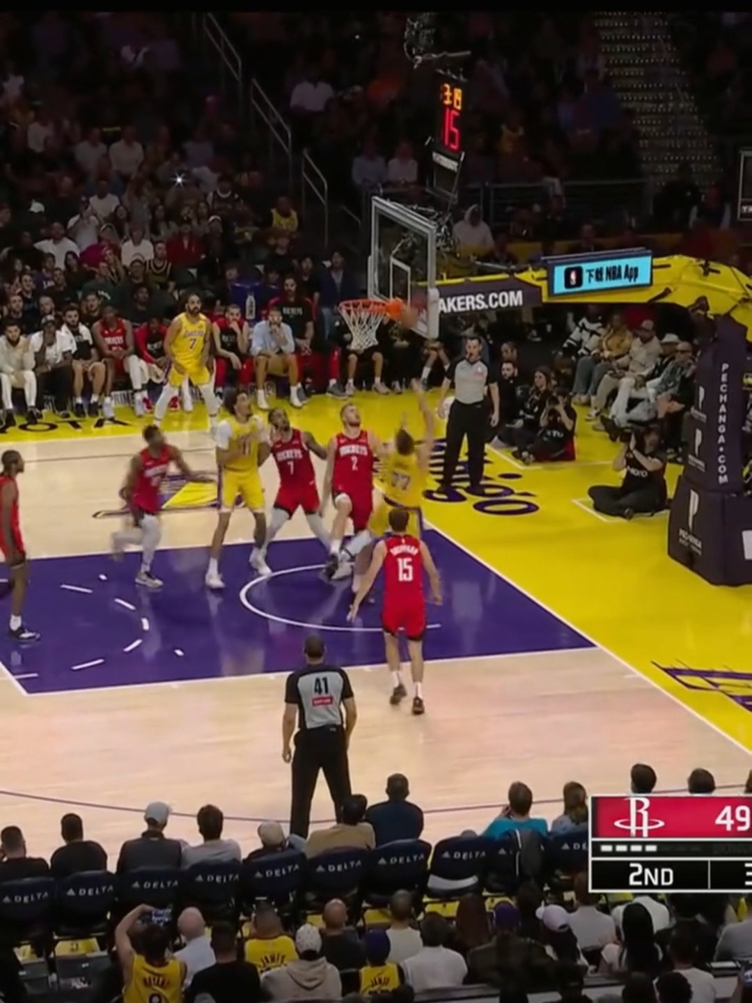 火箭逆转湖人詹姆斯生涯首次0-2落后 火箭逆转湖人詹姆斯生涯首次0-2落后