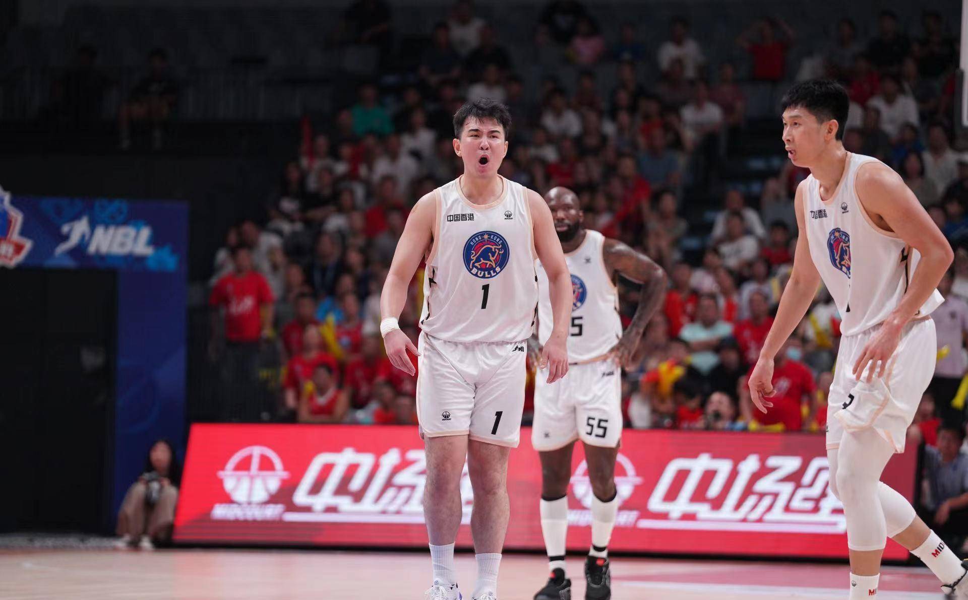 安徽男篮实力强劲，轻松获得比赛胜利