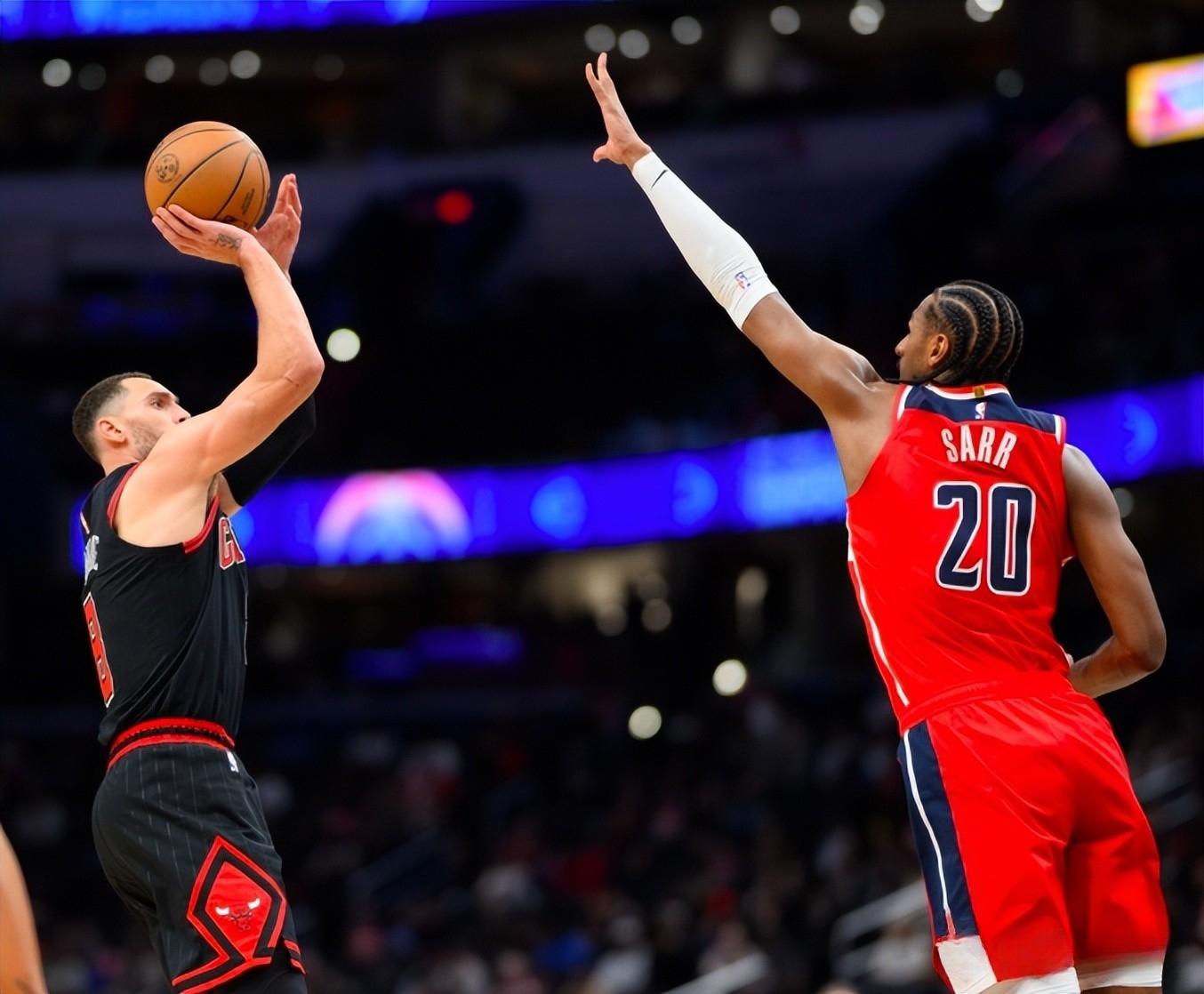 公牛获胜开门红，拉文砍下全场最高28分